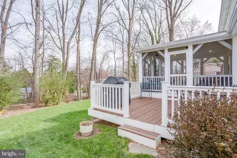 Exterior - 6917 Sydenstricker Rd, Springfield, VA 22152 photo 8 of 12
