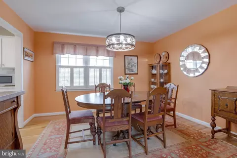 Dining - 6917 Sydenstricker Rd, Springfield, VA 22152 photo 6 of 6