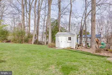 Exterior - 6917 Sydenstricker Rd, Springfield, VA 22152 photo 11 of 12