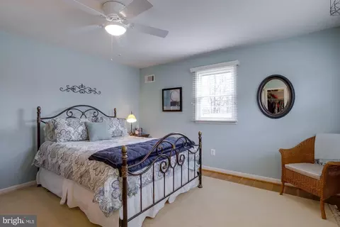 Bedroom - 6917 Sydenstricker Rd, Springfield, VA 22152 photo 3 of 6
