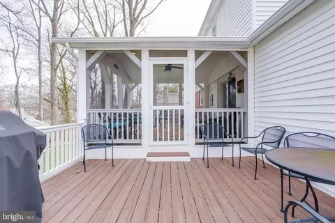 Exterior - 6917 Sydenstricker Rd, Springfield, VA 22152 photo 7 of 12