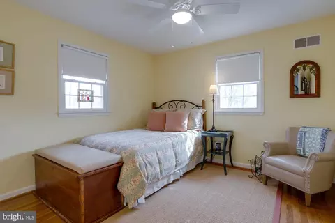Bedroom - 6917 Sydenstricker Rd, Springfield, VA 22152 photo 4 of 6