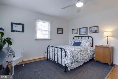 Bedroom - 6917 Sydenstricker Rd, Springfield, VA 22152 photo 6 of 6