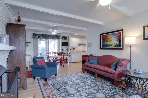Living - 6917 Sydenstricker Rd, Springfield, VA 22152 photo 2 of 8