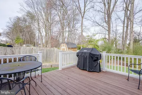 Exterior - 6917 Sydenstricker Rd, Springfield, VA 22152 photo 6 of 12