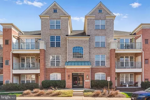 12160 Abington Hall Pl #204, Reston, VA 20190