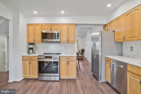 9038 Rosewall Ct, Springfield, VA 22152 photo 5
