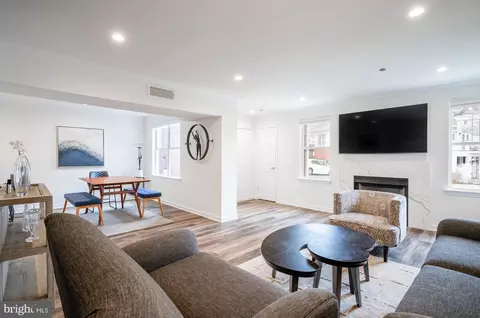 1645 International Dr #TH14, Mclean, VA 22102