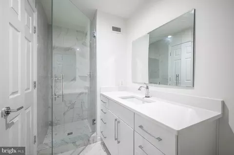 Bath - 1645 International Dr #TH14, Mclean, VA 22102 photo 1 of 3