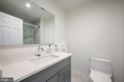 Bath - 1645 International Dr #TH14, Mclean, VA 22102 photo 3 of 3
