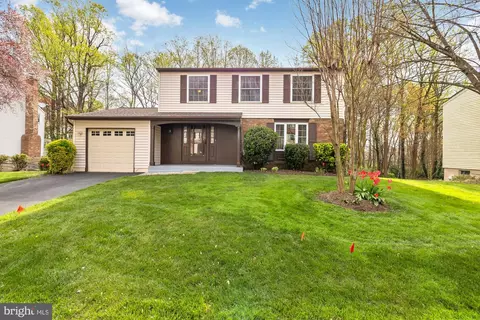 10831 Santa Clara Dr, Fairfax, VA 22030