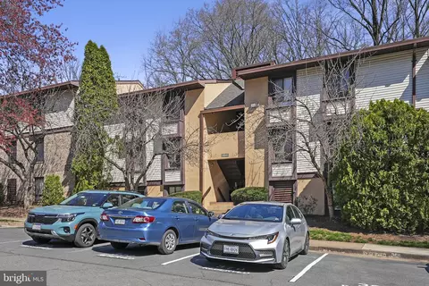 11645 Stoneview Sq #1B, Reston, VA 20191