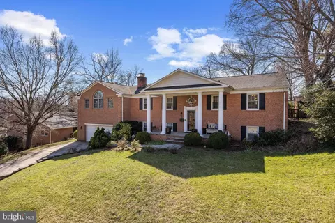 8416 W Boulevard Dr, Alexandria, VA 22308