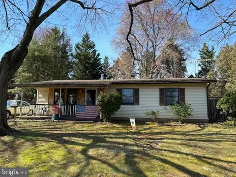 421 Arkansas Ave, Herndon, VA 20170
