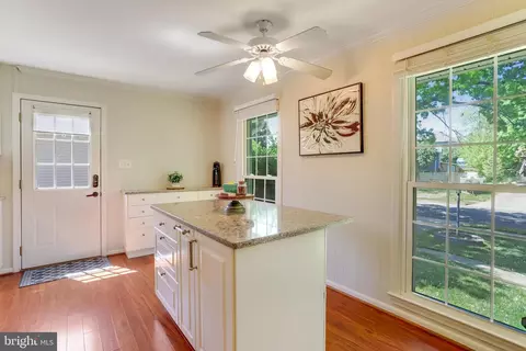 Kitchen - 6215 Zekan Ln, Springfield, VA 22150 photo 2 of 10