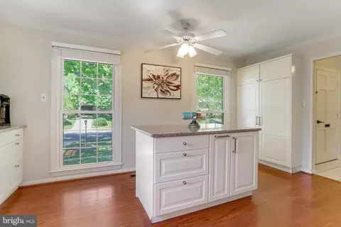 Kitchen - 6215 Zekan Ln, Springfield, VA 22150 photo 3 of 10