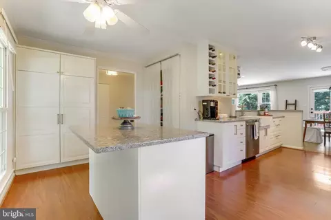 Kitchen - 6215 Zekan Ln, Springfield, VA 22150 photo 1 of 10
