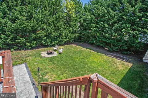 Exterior - 6215 Zekan Ln, Springfield, VA 22150 photo 8 of 12
