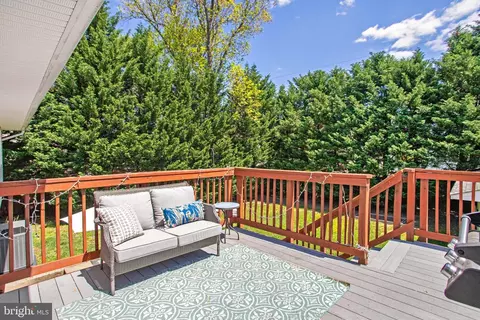 Exterior - 6215 Zekan Ln, Springfield, VA 22150 photo 5 of 12