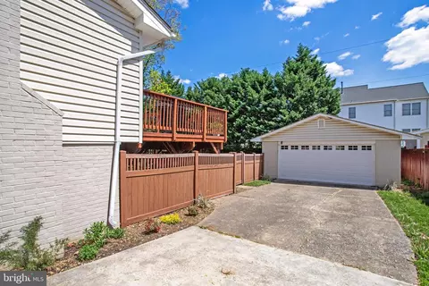 Exterior - 6215 Zekan Ln, Springfield, VA 22150 photo 2 of 12