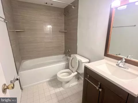 11611 Vantage Hill Rd #2A, Reston, VA 20190 photo 8