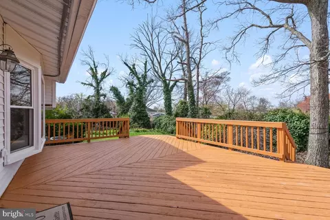 Exterior - 6539 Ashlawn Ct, Springfield, VA 22150 photo 2 of 5