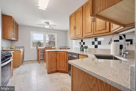 Kitchen - 6539 Ashlawn Ct, Springfield, VA 22150 photo 4 of 4