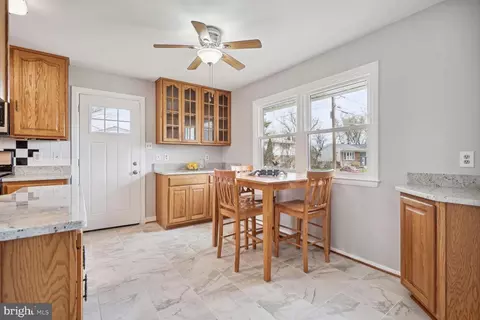 Kitchen - 6539 Ashlawn Ct, Springfield, VA 22150 photo 2 of 4