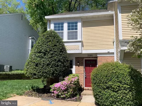 3380 Lakeside View Dr #14-1, Falls Church, VA 22041