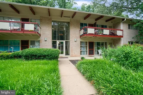 4305 D Americana Dr #102, Annandale, VA 22003