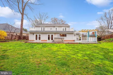 Exterior - 5514 Inverchapel Rd, Springfield, VA 22151 photo 10 of 17