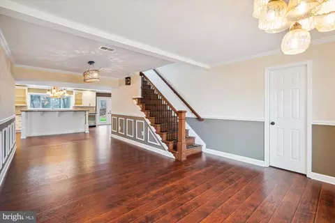 Entry Way - 5514 Inverchapel Rd, Springfield, VA 22151 photo 1 of 3