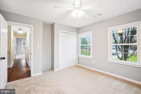 Bedroom - 5514 Inverchapel Rd, Springfield, VA 22151 photo 3 of 6