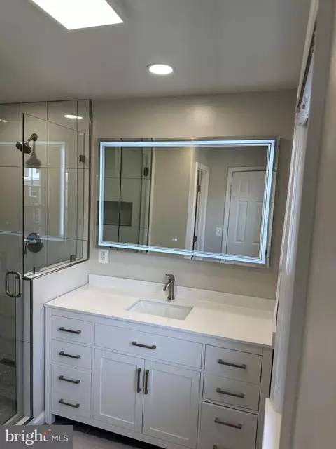 Bath - 6811 Market Square Dr, Mclean, VA 22101 photo 1 of 3