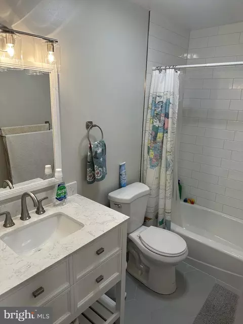 Bath - 6811 Market Square Dr, Mclean, VA 22101 photo 3 of 3