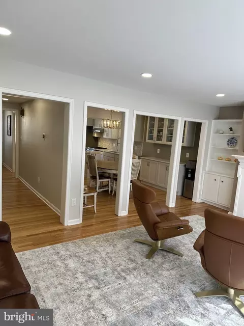 Entry Way - 6811 Market Square Dr, Mclean, VA 22101 photo 2 of 3