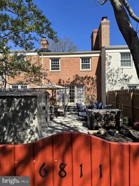 Exterior - 6811 Market Square Dr, Mclean, VA 22101 photo 5 of 5