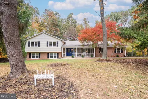 11418 Jordan Ln, Great Falls, VA 22066