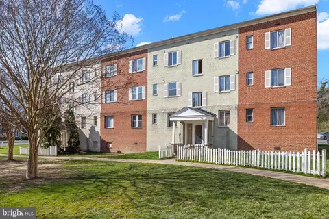 3072 Patrick Henry Dr #202, Falls Church, VA 22044