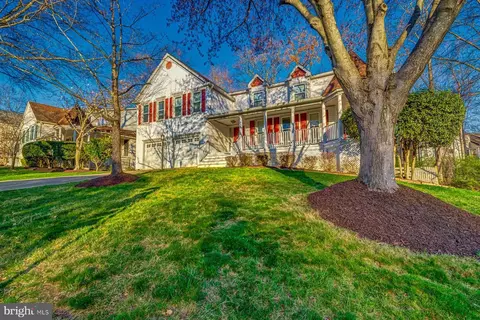 7819 Lobelia Ln, Springfield, VA 22152 photo 2