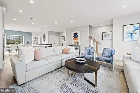 2445 Silver Line Aly, Herndon, VA 20171