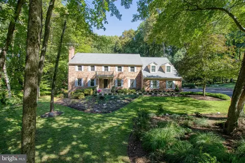 11136 Rich Meadow Dr, Great Falls, VA 22066
