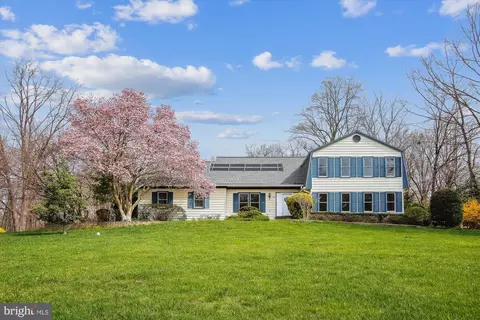 11106 Lochinver Ln, Oakton, VA 22124