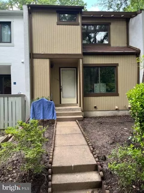 11730 Decade Ct, Reston, VA 20191