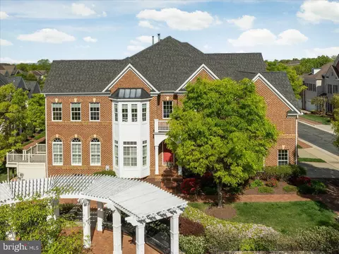 3984 Portloe Ter, Fairfax, VA 22033