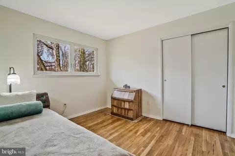 7830 Glenister Dr, Springfield, VA 22152 photo 13