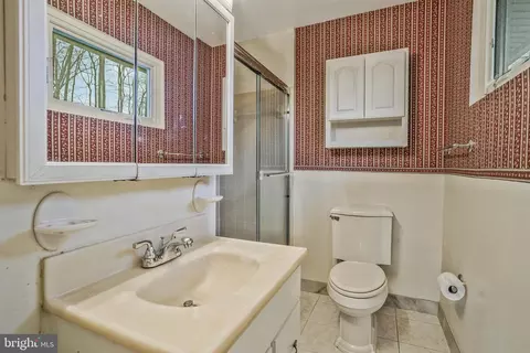 7830 Glenister Dr, Springfield, VA 22152 photo 7