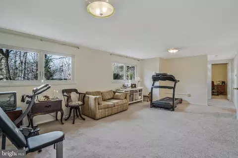 7830 Glenister Dr, Springfield, VA 22152 photo 31