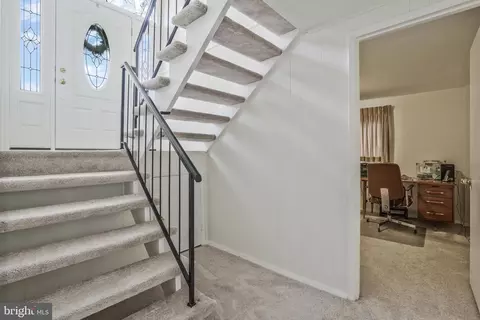 7830 Glenister Dr, Springfield, VA 22152 photo 27