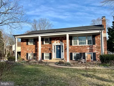 7901 Derth Ct, Alexandria, VA 22315